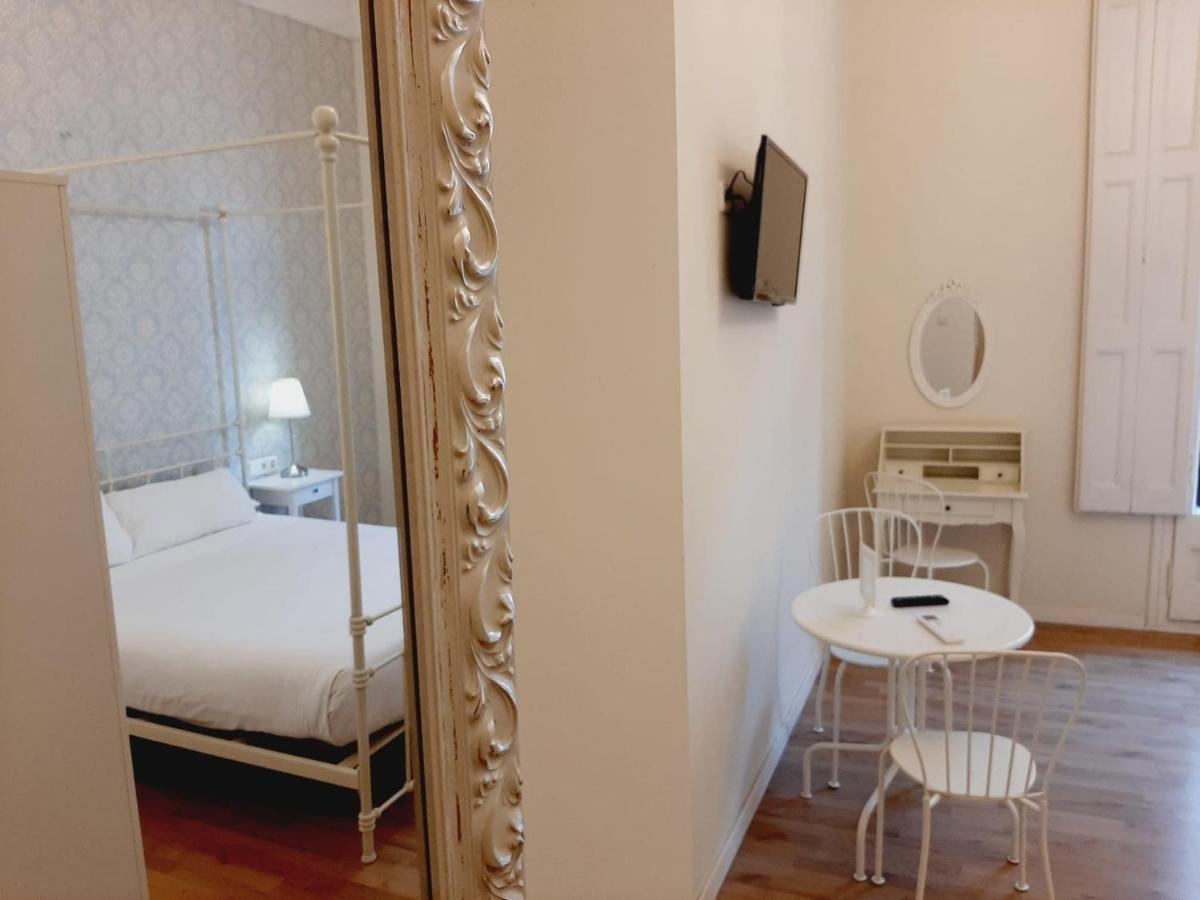 Lumine Luxury Suites By Gaiarooms Barcelona Exterior photo